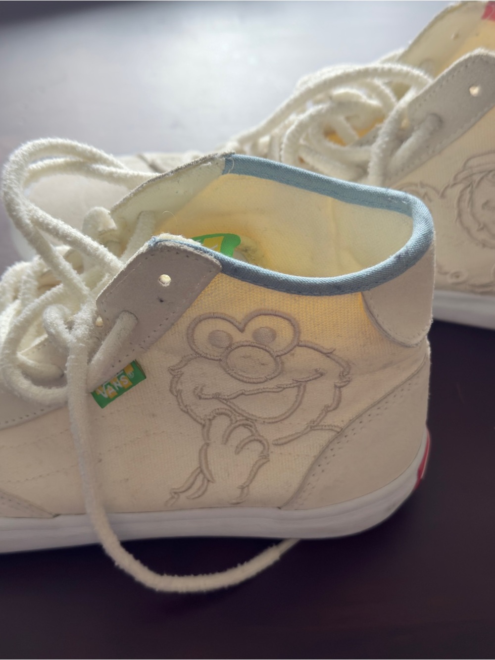 Special edition. Women’s Sesame Street hi top Vans